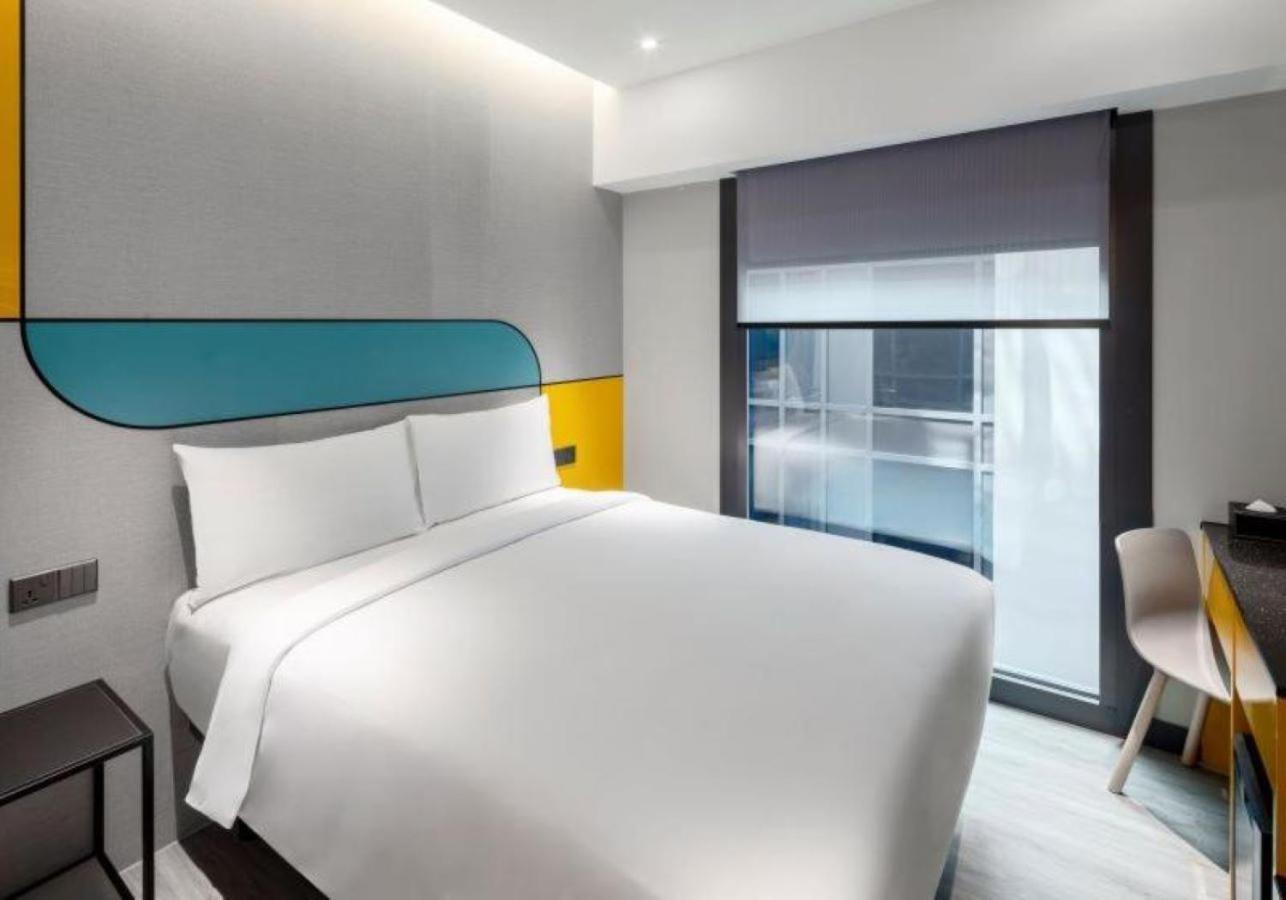 Camera Queen Superior